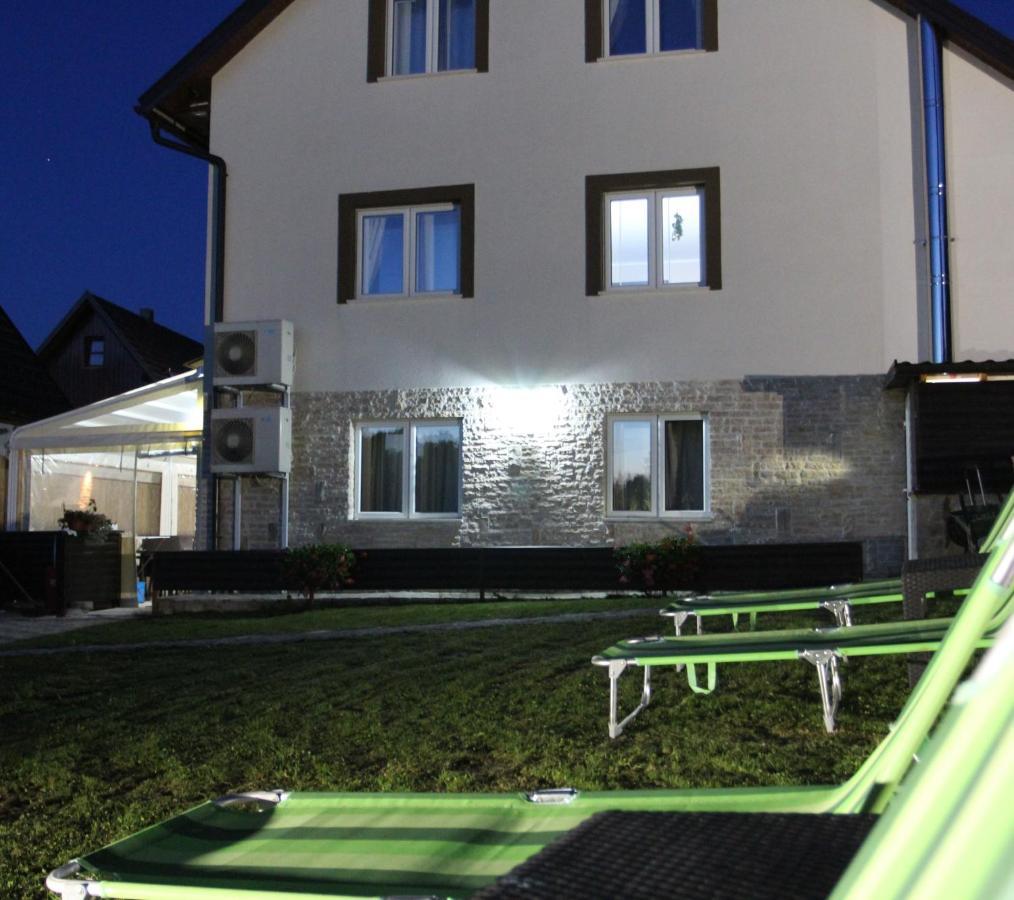 Millenium House 1 Bed and Breakfast Jezerce Exterior foto