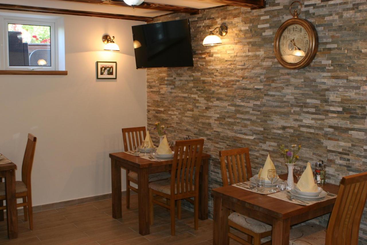 Millenium House 1 Bed and Breakfast Jezerce Exterior foto